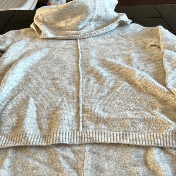 SWEATER - Grey/cream in color - float style with cowl neck!!!! - Picture 2 of 5